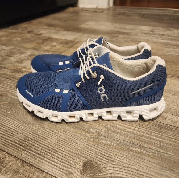 Womens On Running Shoes size 8.5 - Picture 1 of 6
